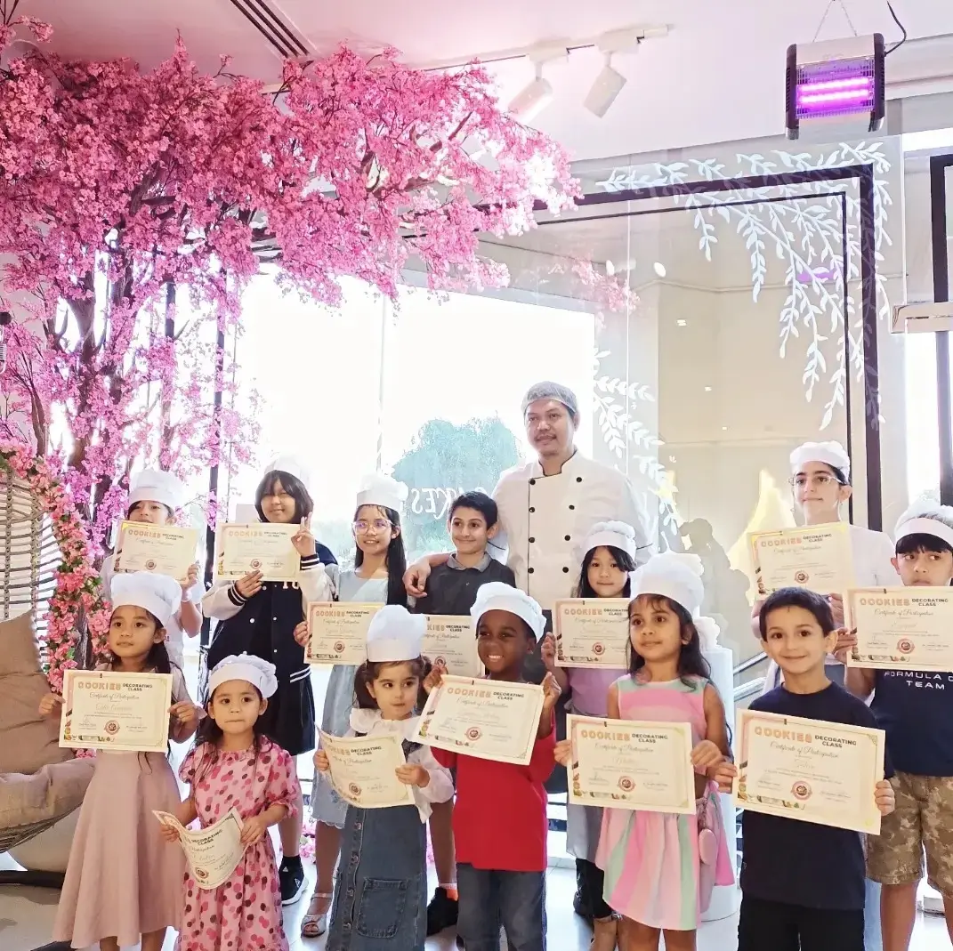 Hands-on cookie decorating at the Famous Cakes workshop