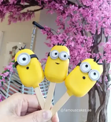 custom-cakesicles-minion