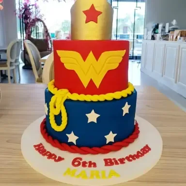 superhero-wonder-woman-cake
