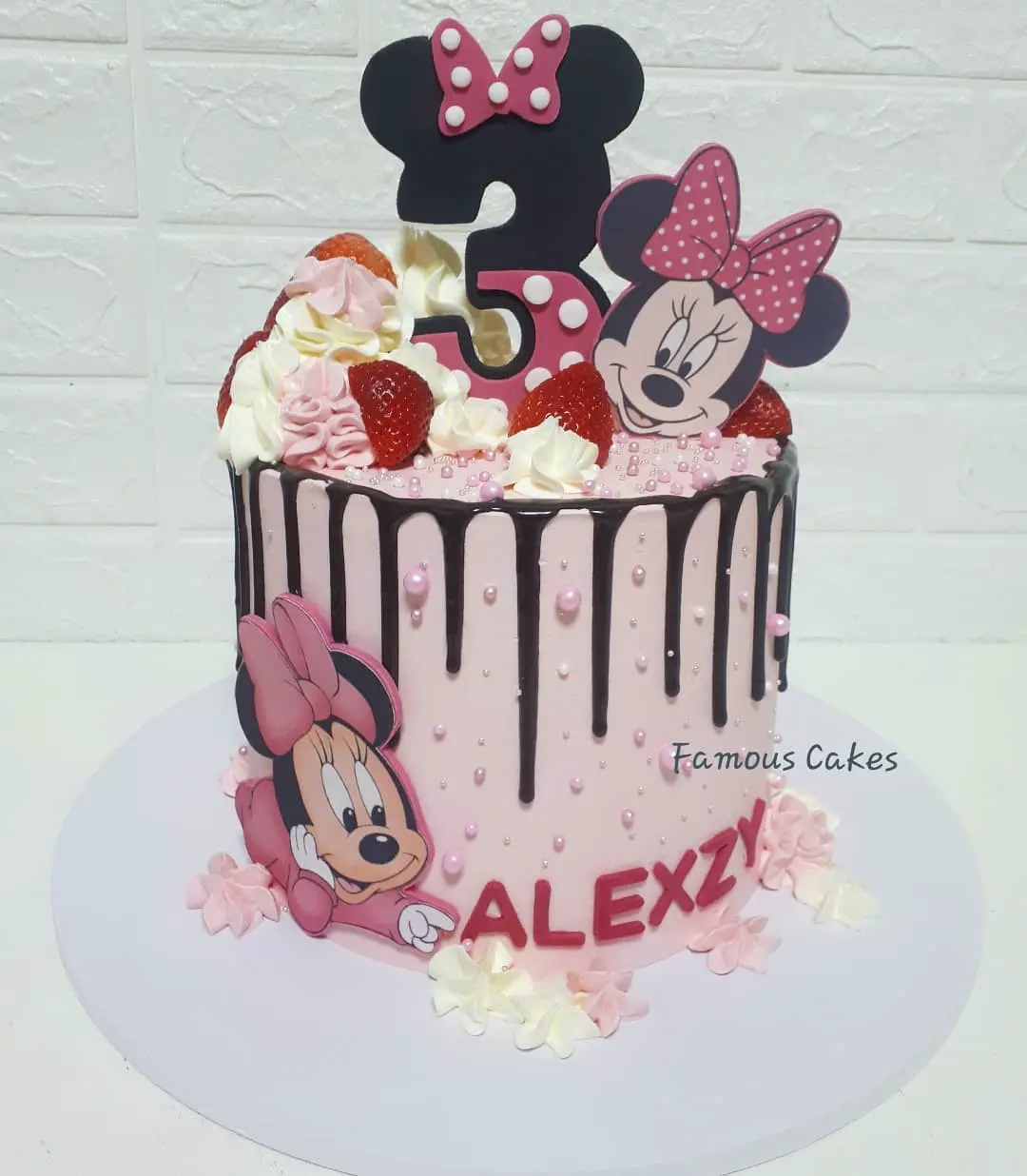 Minnie Mouse Cake